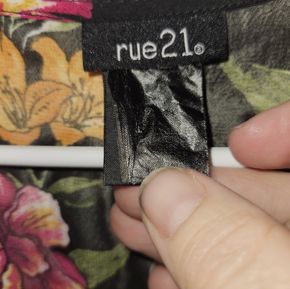 Rue 21 Womans Floral Cardigan - Picture 4 of 11